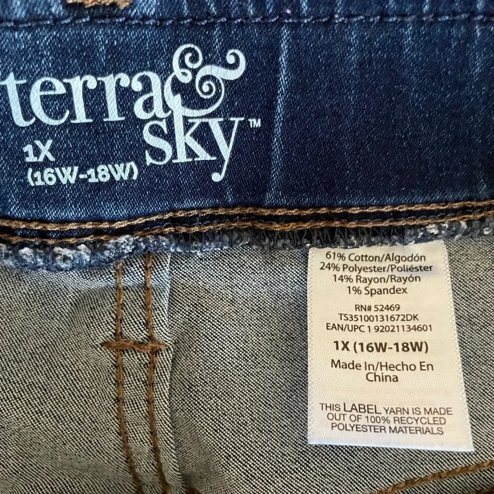 Terra & Sky Classic Blue Women's Flare Jeans - Picture 2 of 4